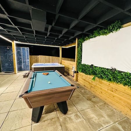 Nether Newton - Sleeps 12, Hottub, Sauna, Private Garden Newmilns Bagian luar foto