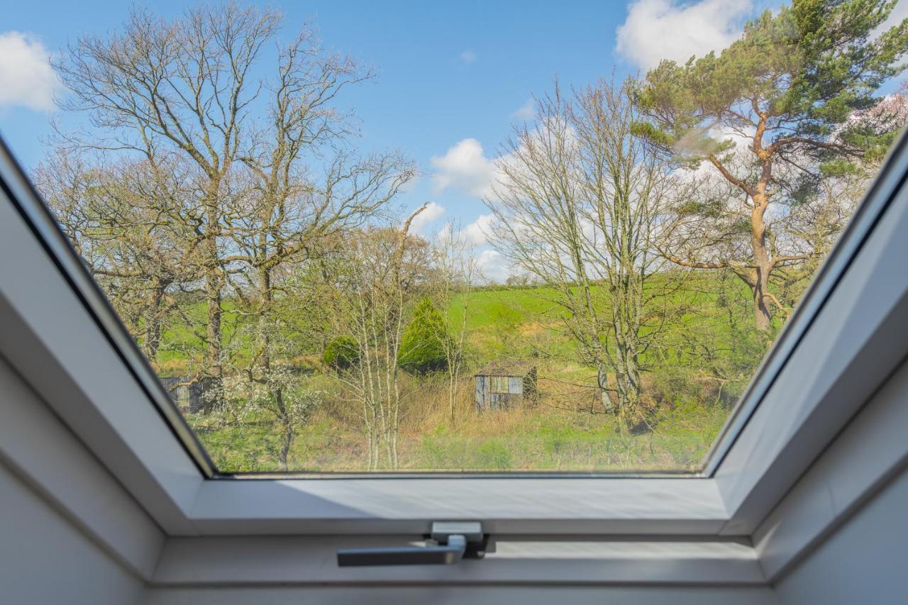 Nether Newton - Sleeps 12, Hottub, Sauna, Private Garden Newmilns Bagian luar foto