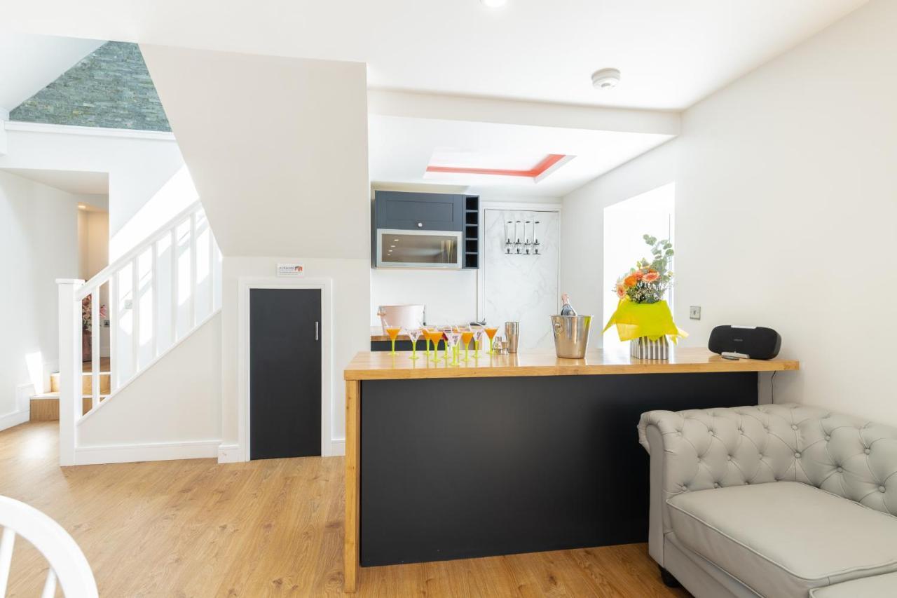 Nether Newton - Sleeps 12, Hottub, Sauna, Private Garden Newmilns Bagian luar foto
